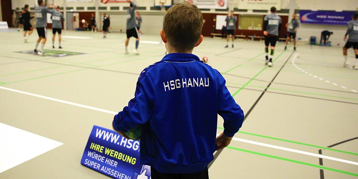 Auch bei der D2-Jugend fliegt wieder der Ball